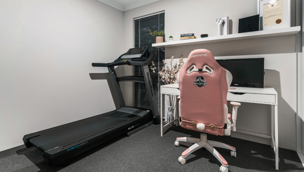Habitación adaptada para hacer cardio en casa