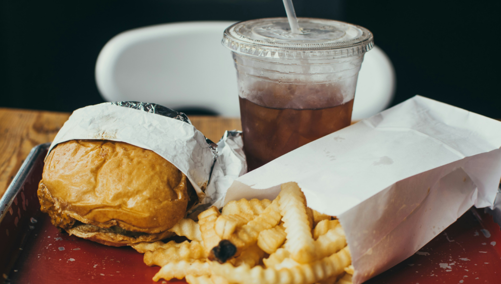 Combate contra la comida no saludable para tu cuerpo